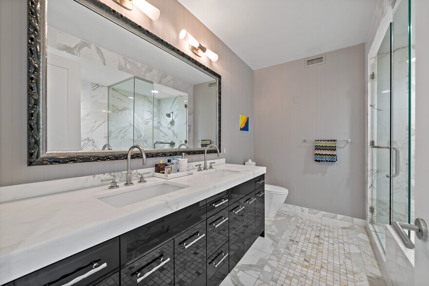 Master Bath - 1414 S Penn Sq