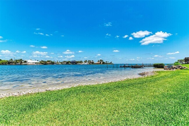 Building Photo - 6300 Flotilla Dr
