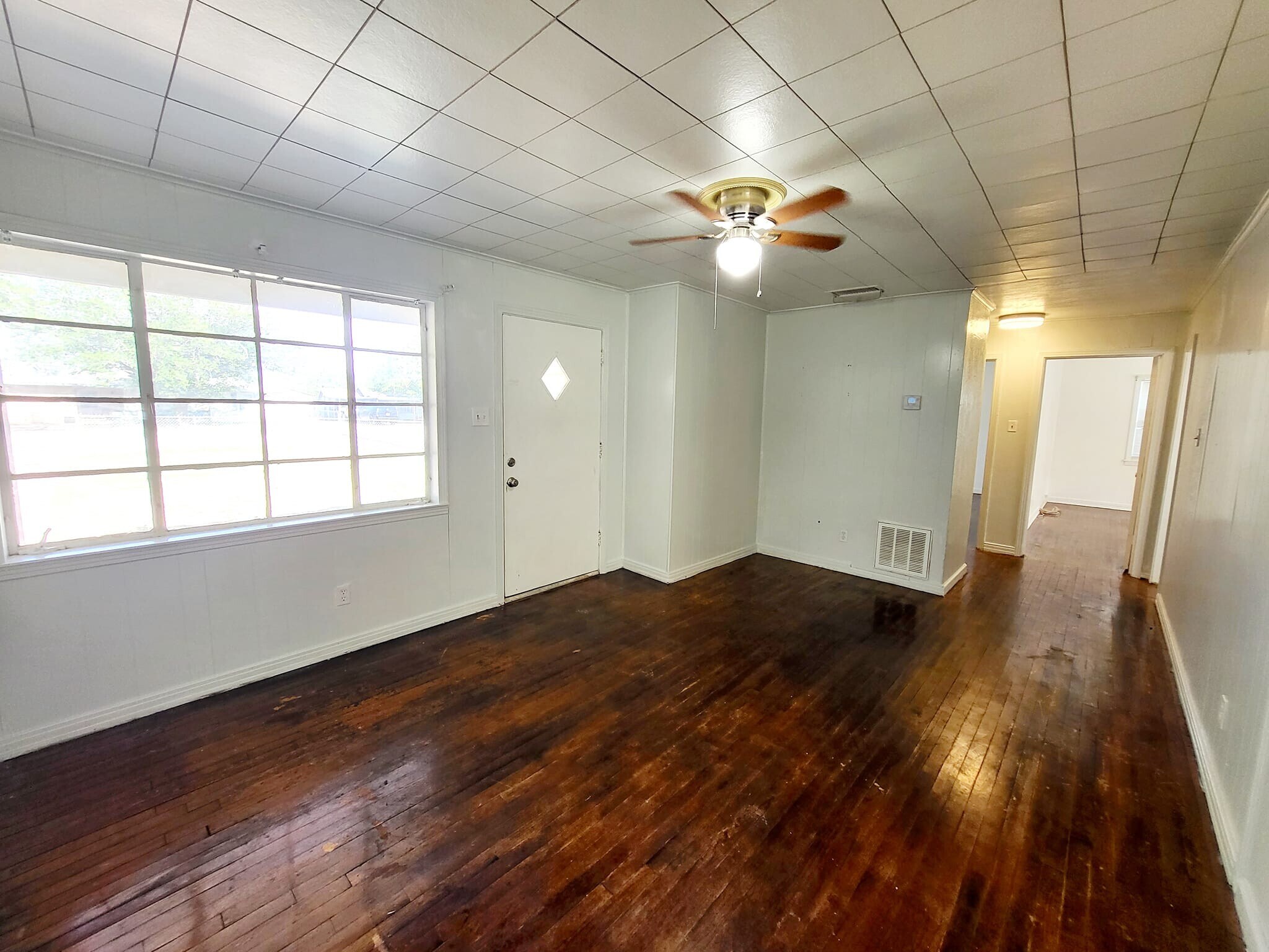 Building Photo - 127 20th Plz