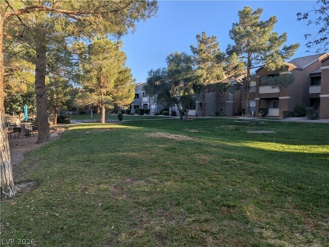 Building Photo - 555 E Silverado Ranch Blvd