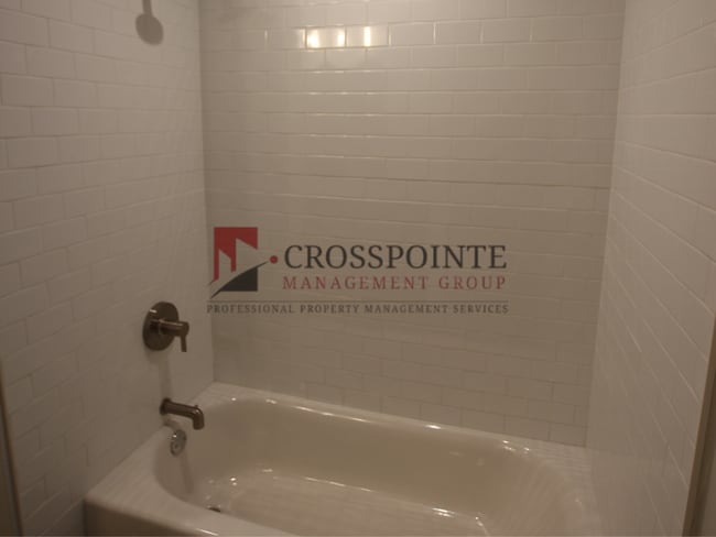 Building Photo - Available! 2 Bedroom, 2.5 Bathroom, 1 Car Garage