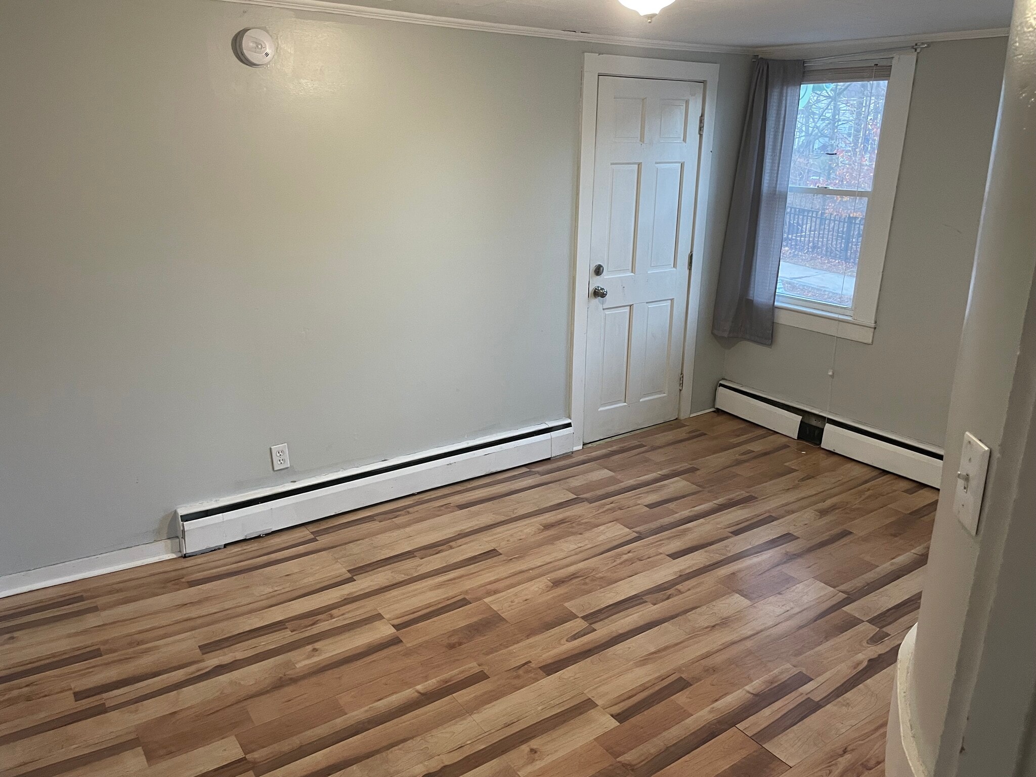 Building Photo - 17 Hanson St