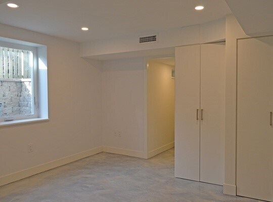 Building Photo - 10 Gloucester Ave