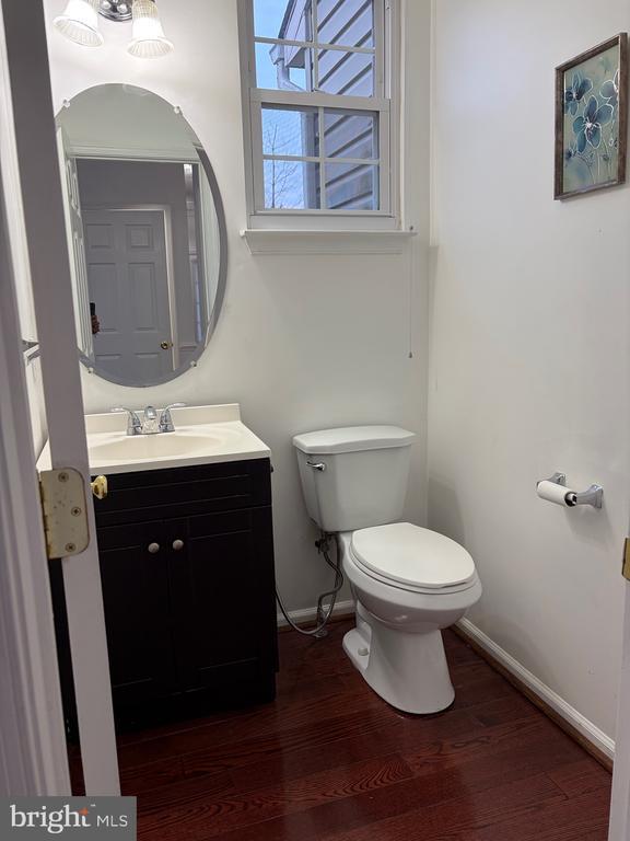 Building Photo - 1914 Meadowgate Ct