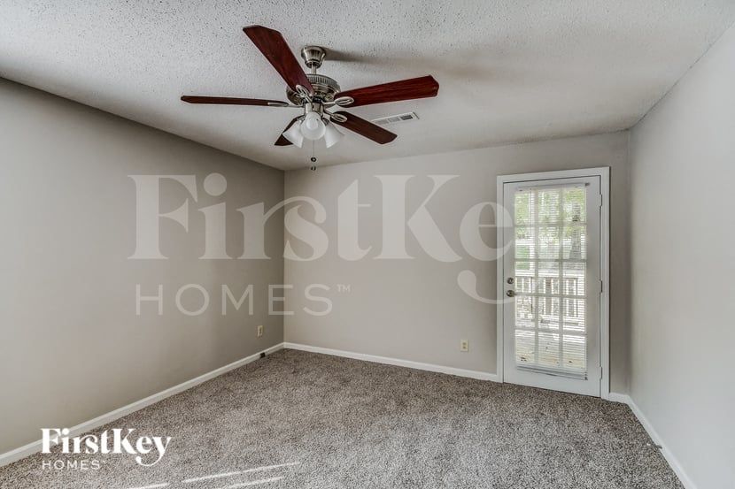 Building Photo - 2215 Pup Run