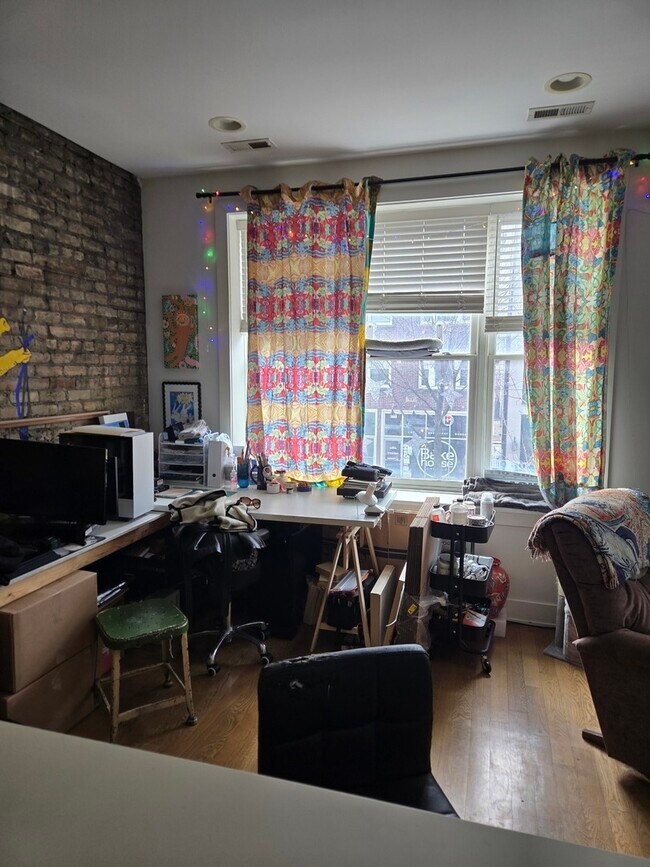 Building Photo - 3707 N Southport Ave