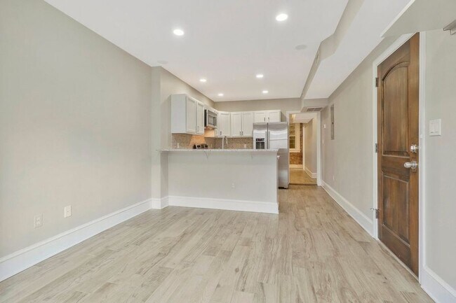 Primary Photo - 1227 15th St NW