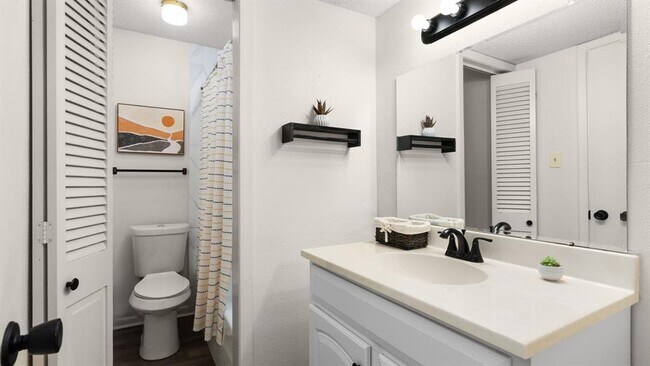 Building Photo - 8730 N Mopac Expy