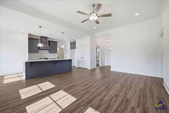 Building Photo - 307 Willowbrook Ln