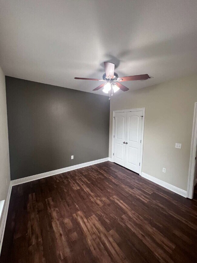 Building Photo - 6882 Brocado Ct