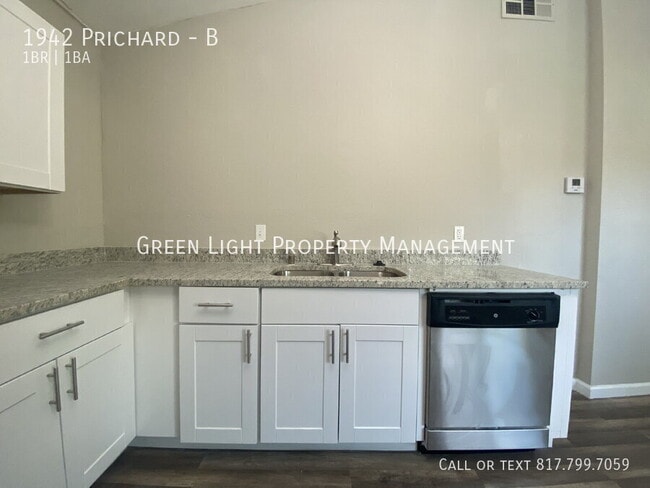 Building Photo - 1942 Prichard-B