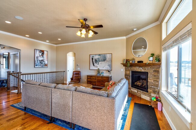 Building Photo - 1085 Diamond Rim Dr