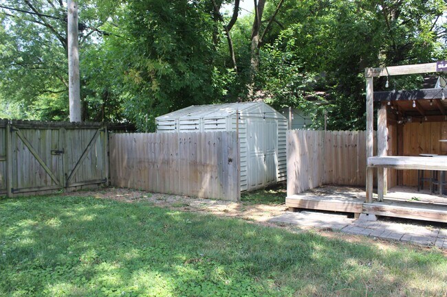 Building Photo - 2300 Haven Dr