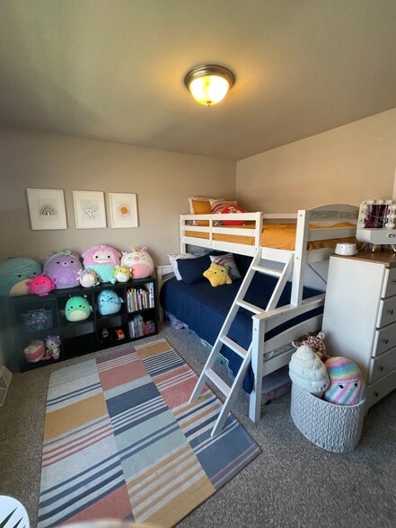 Building Photo - 5370 Little Bluestem Dr