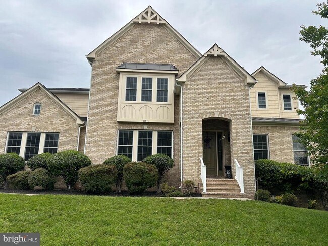 Primary Photo - 21835 Knob Hill Pl