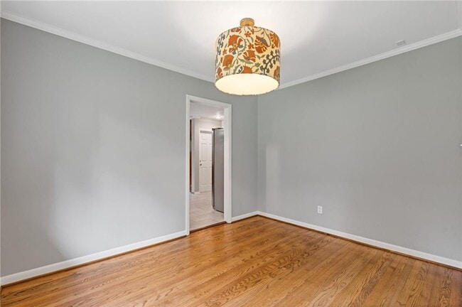 Building Photo - 1435 Thomas Rd