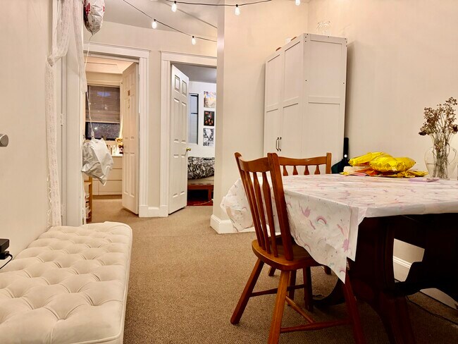 Building Photo - 833-835 Beacon St. Unit B