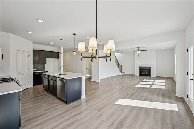 Building Photo - 564 Silverleaf Trl
