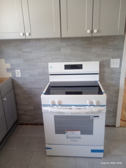 New appliance - 1200 NE Ochoco Ave