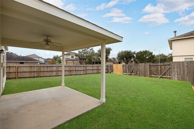 Building Photo - 7447 Oakwood Canyon Dr