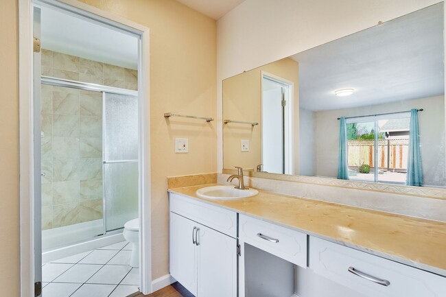 Building Photo - Spacious 1780 Sq Ft -  4b2b home in South San Jose