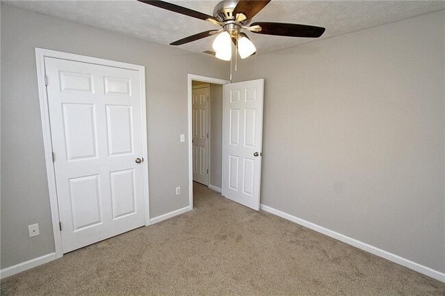 Building Photo - 2951 Belfaire Lake Dr