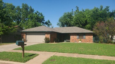 Building Photo - 233 Cindy Ave