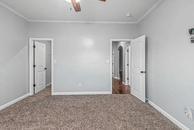 Building Photo - 125 Bridgeport Dr