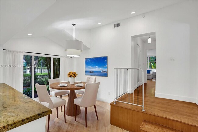 Building Photo - 20 NW 101st St