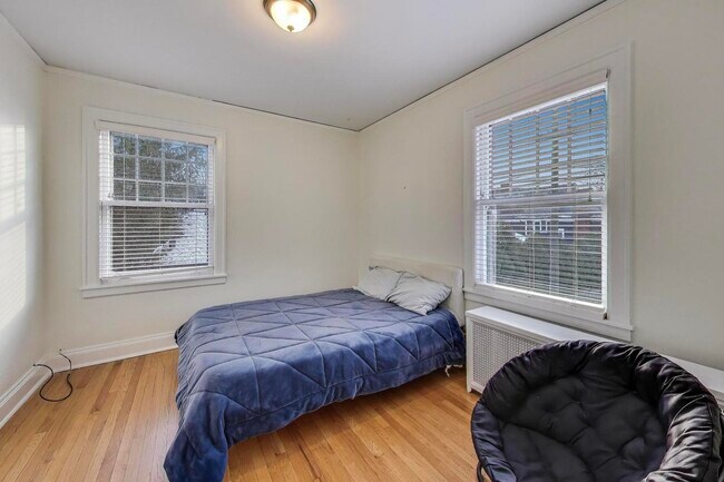 Building Photo - 1632 Wesley Ave