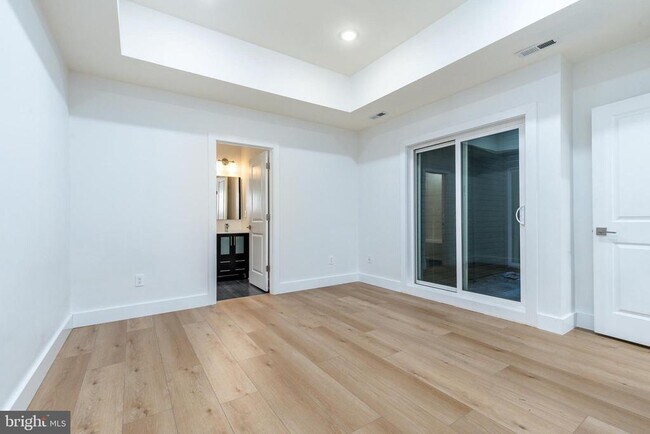 Building Photo - 518 W Montgomery Ave