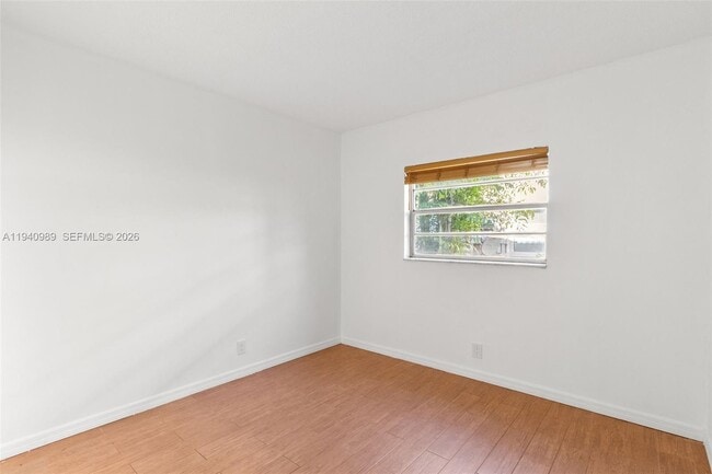 Building Photo - 4140 Woodside Dr