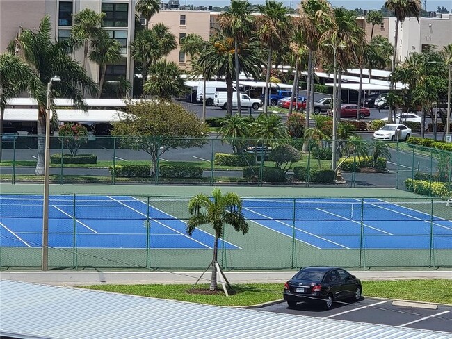 Building Photo - 7600 Sun Island Dr S