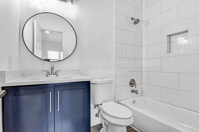 Building Photo - 207 Starr St