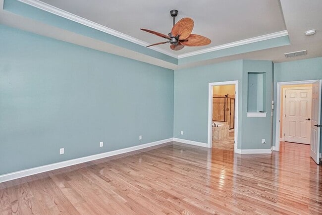 Building Photo - 100 Little Pond Dr