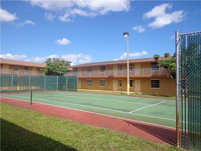 Primary Photo - 1 BED/ 1 BATH OAKLAND PARK