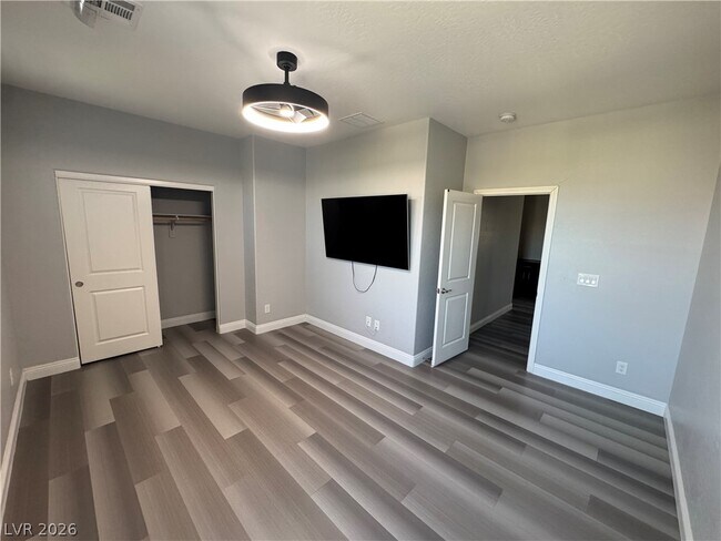 Building Photo - 5027 Breaking Dawn Ct