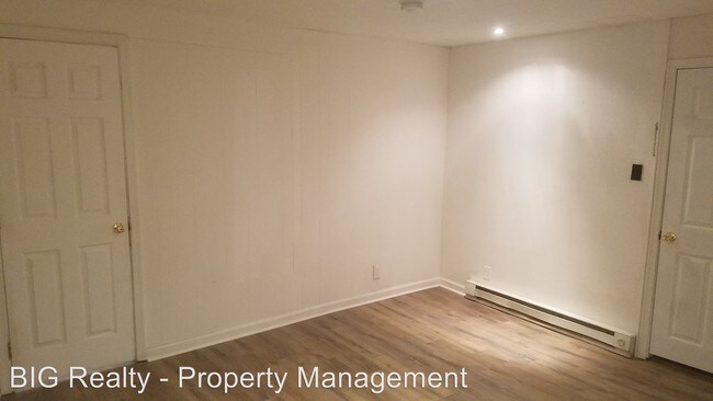 Building Photo - 107 King St