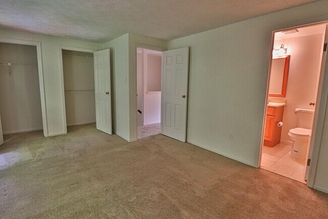 Building Photo - 229 Red Jade Dr