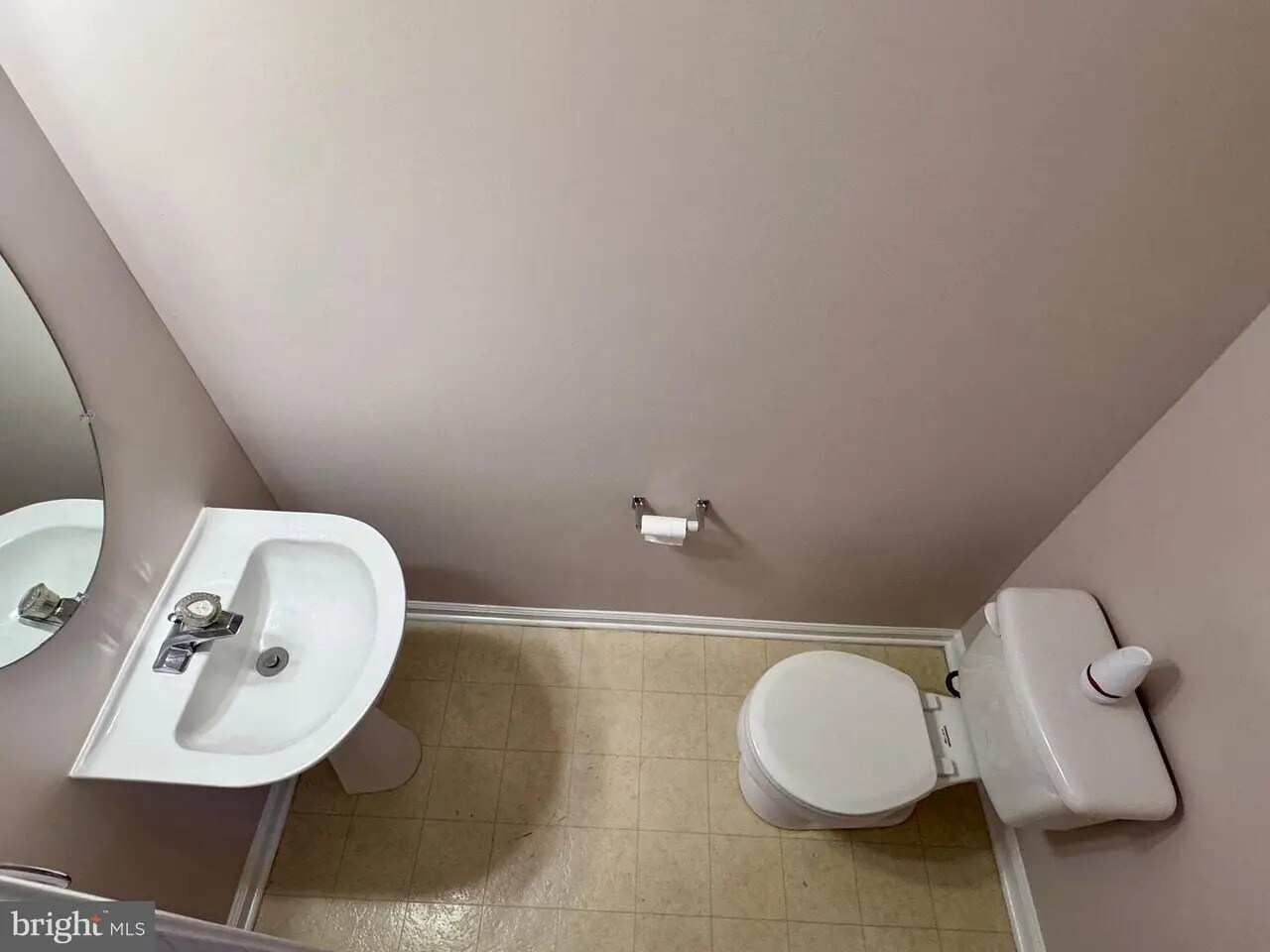 Building Photo - 3 Bailey Ln