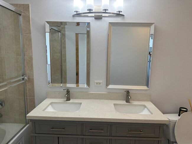 Building Photo - 1720 S Michigan Ave