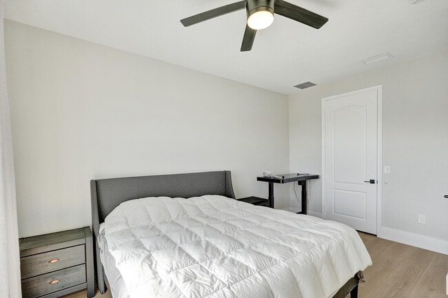 Building Photo - 3600 NW 5th Terrace