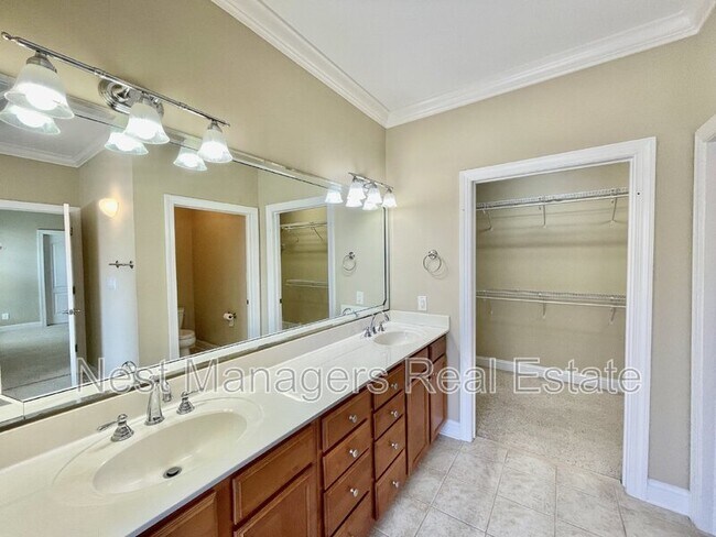 Building Photo - 1931 Dante Ln