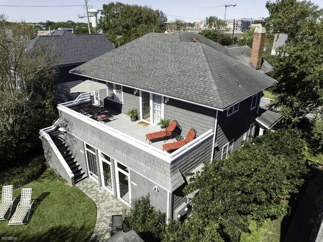 Building Photo - 2 br, 2.5 bath Duplex - 318 27th Street Sa...