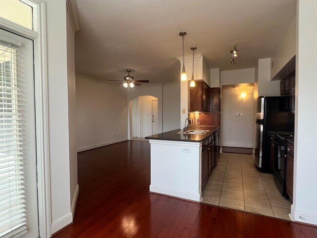 Building Photo - 7701 Rialto Blvd