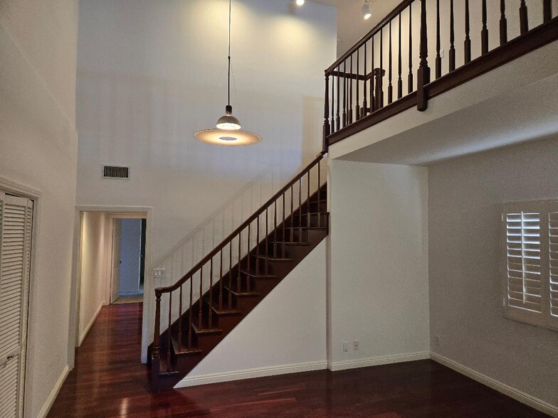 Family Room - 10620 Eastborne Ave