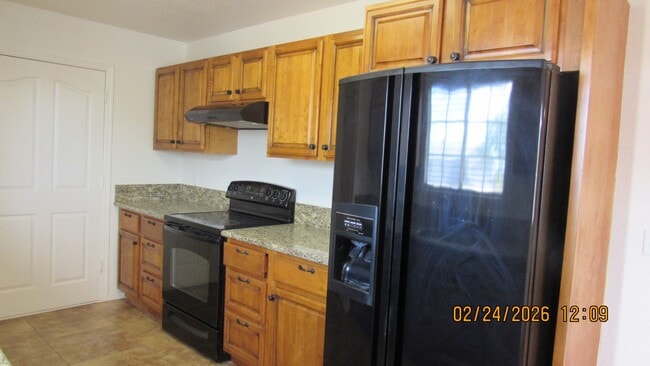 Building Photo - 3 Bedroom 2 bathroom 2 car garage