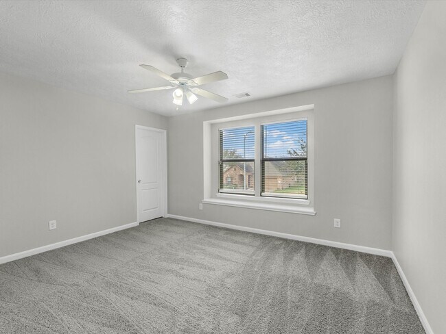 Building Photo - 6730 Crescent Creek Ln