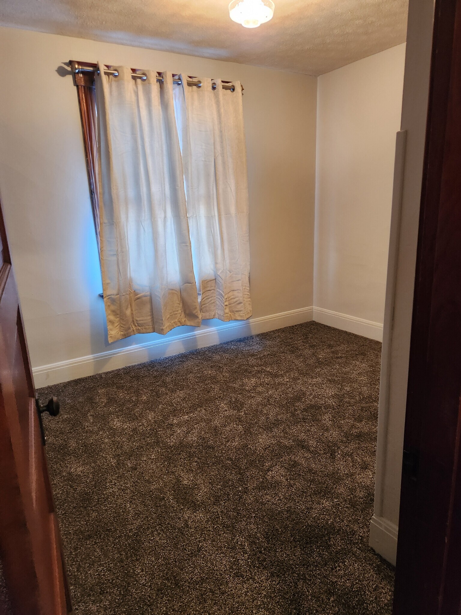 Building Photo - 1395 Section Rd