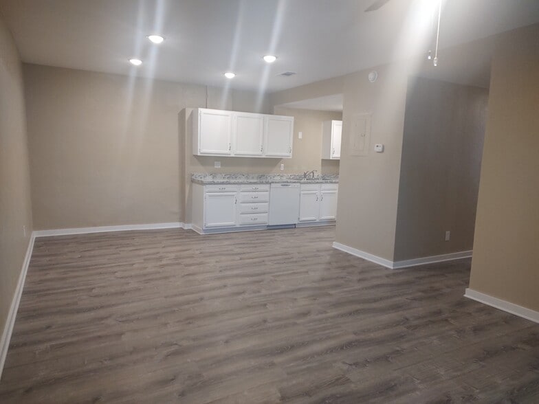 living area - 113 NW Main St